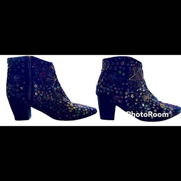 Free People Night Out Sequin Booties
Black Velvet. Size 40 - Picture 2 of 7